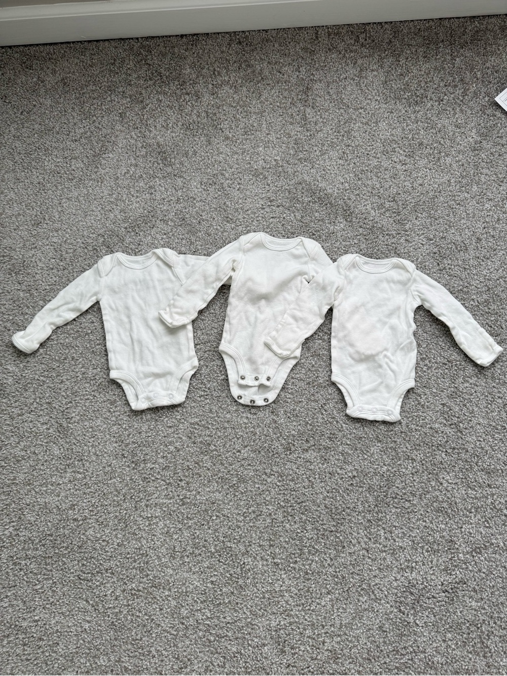 ✨Carter’s Just One You, Classic Long-Sleeve Baby Bodysuit Set of 3 in White NB✨